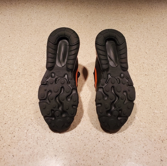 🆕️ NEW Nike Air Max 270 React 'Black Magma Orange' 🍊 - Picture 11 of 14